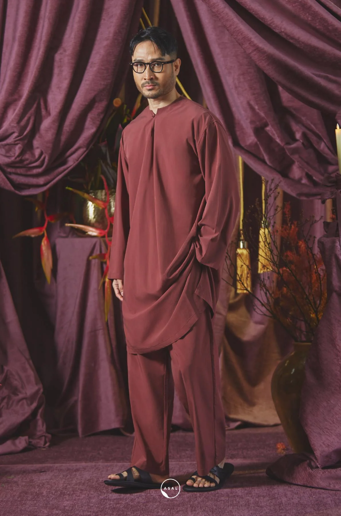 AGRANI IN OXBLOOD RED - Image 3