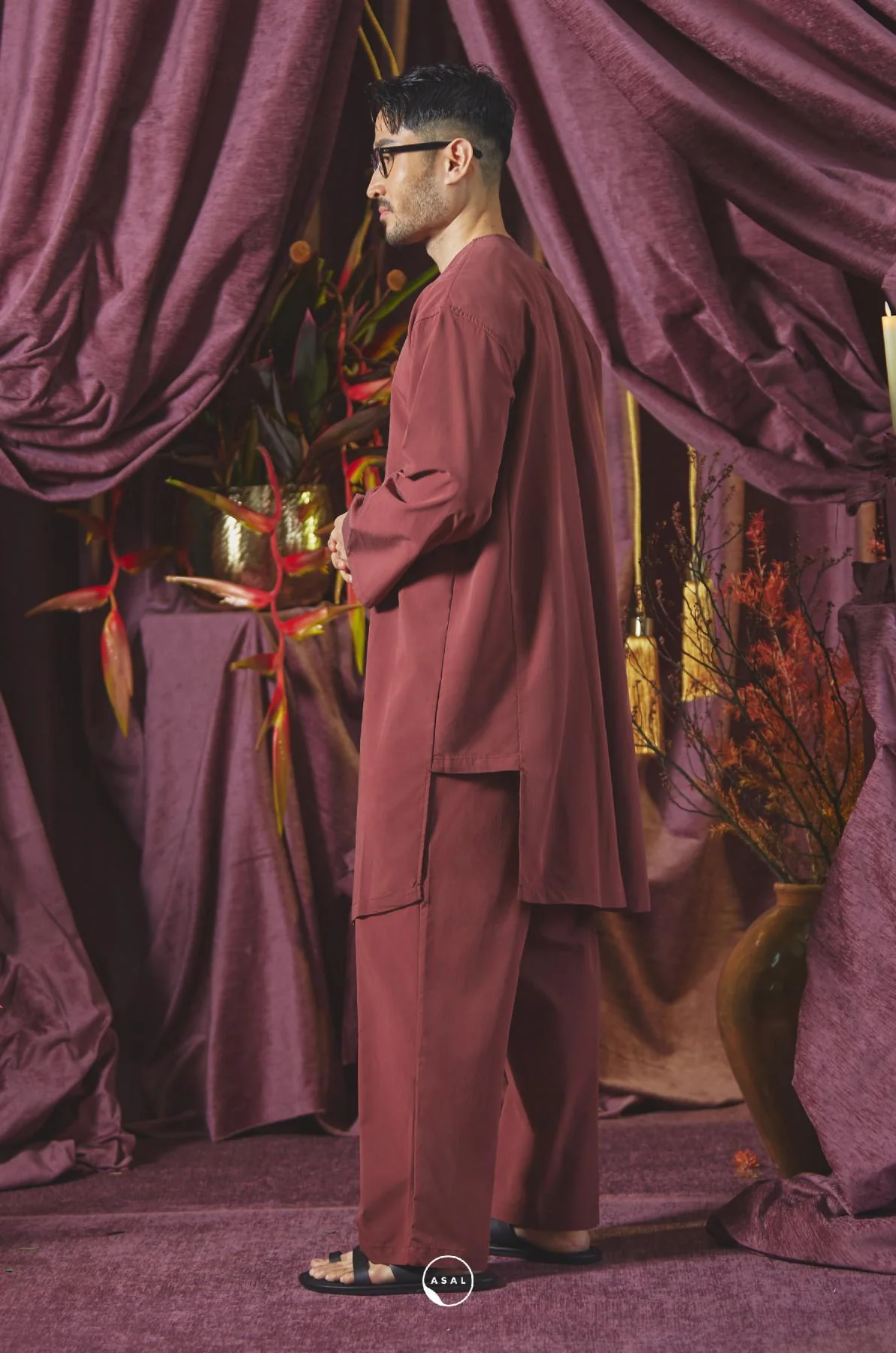 AGRANI IN OXBLOOD RED - Image 4
