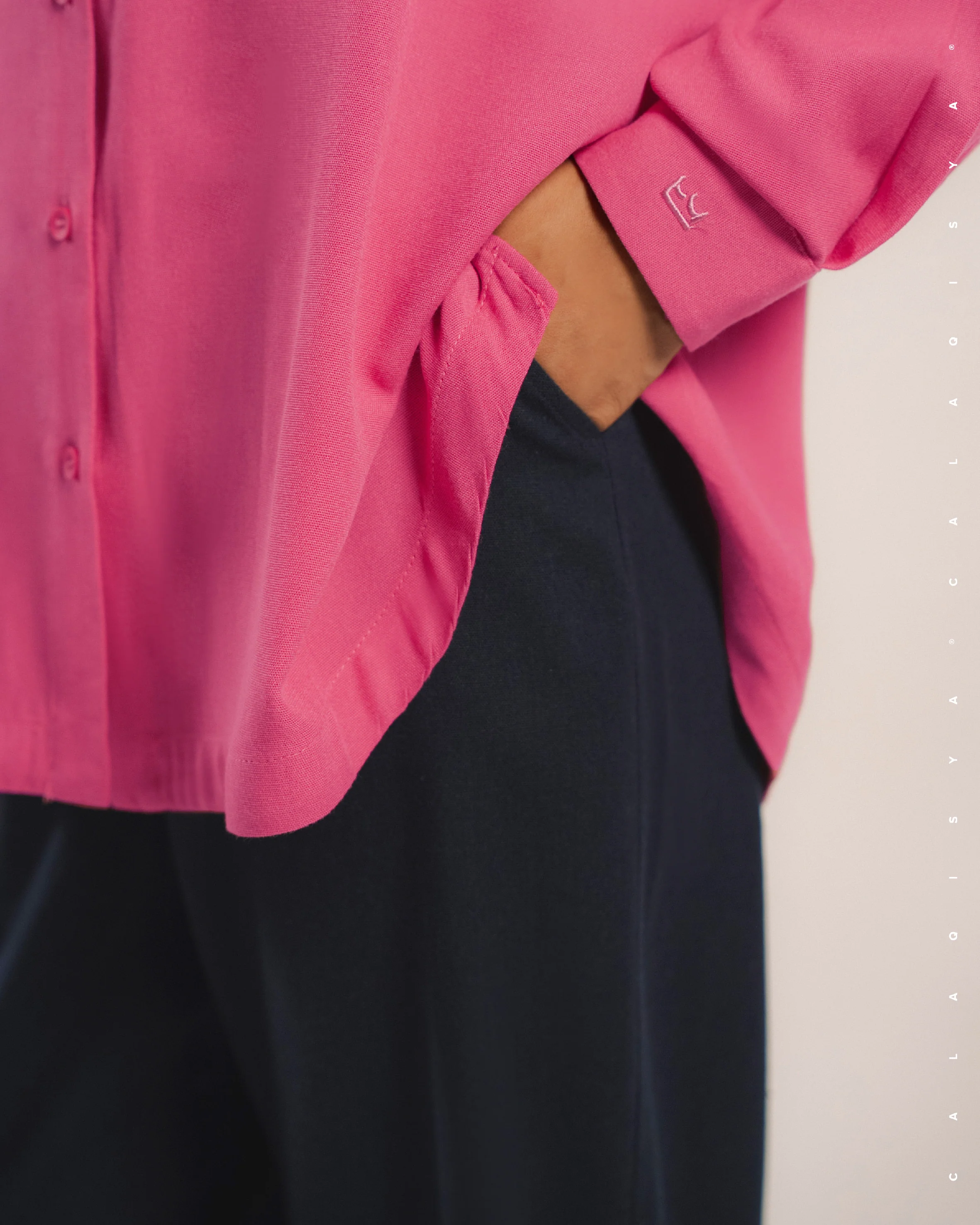 CARROT PANTS (100% LINEN) IN NIGHT SKY - Image 3