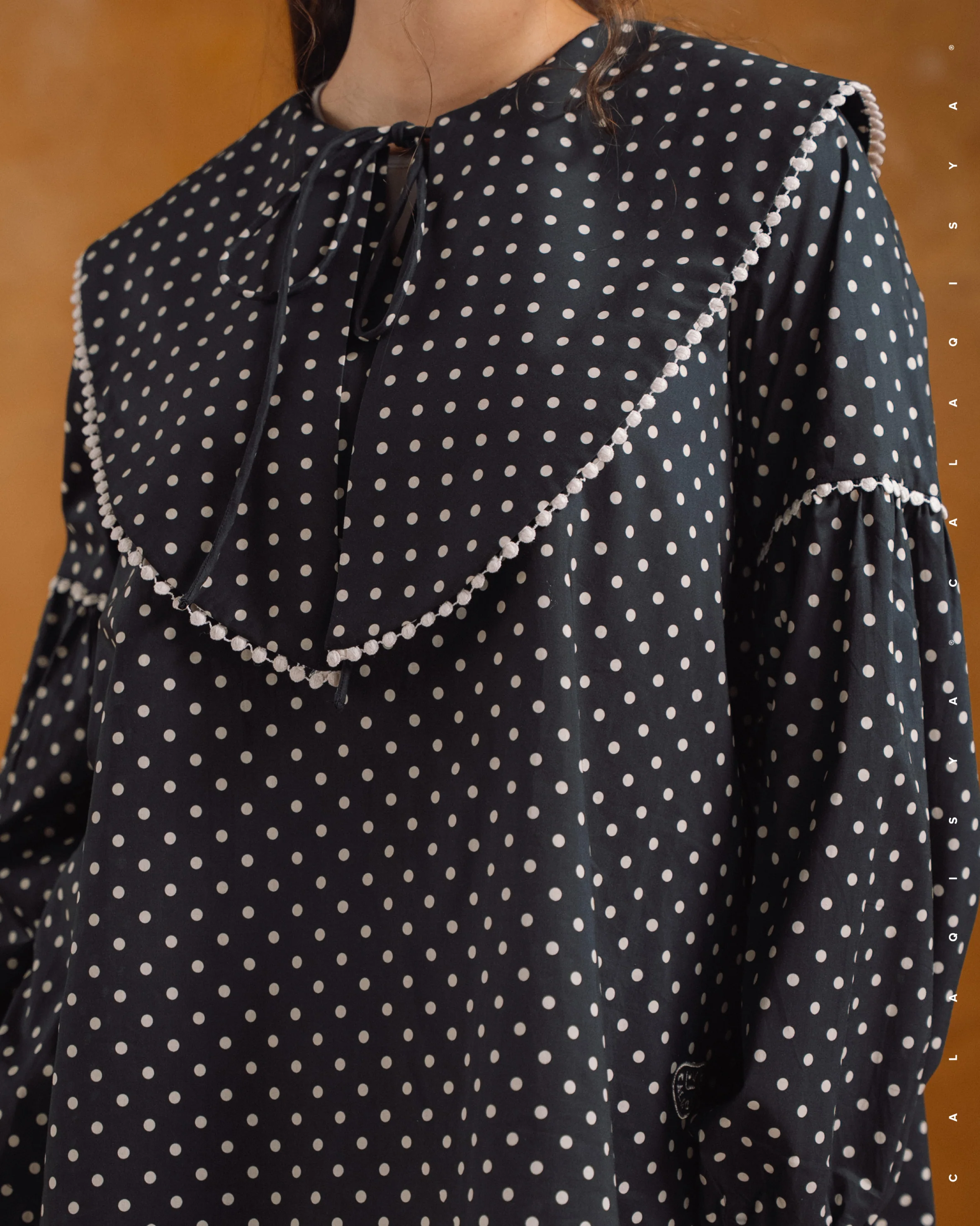 COLLAR POLKA TOP IN B01 - Image 3