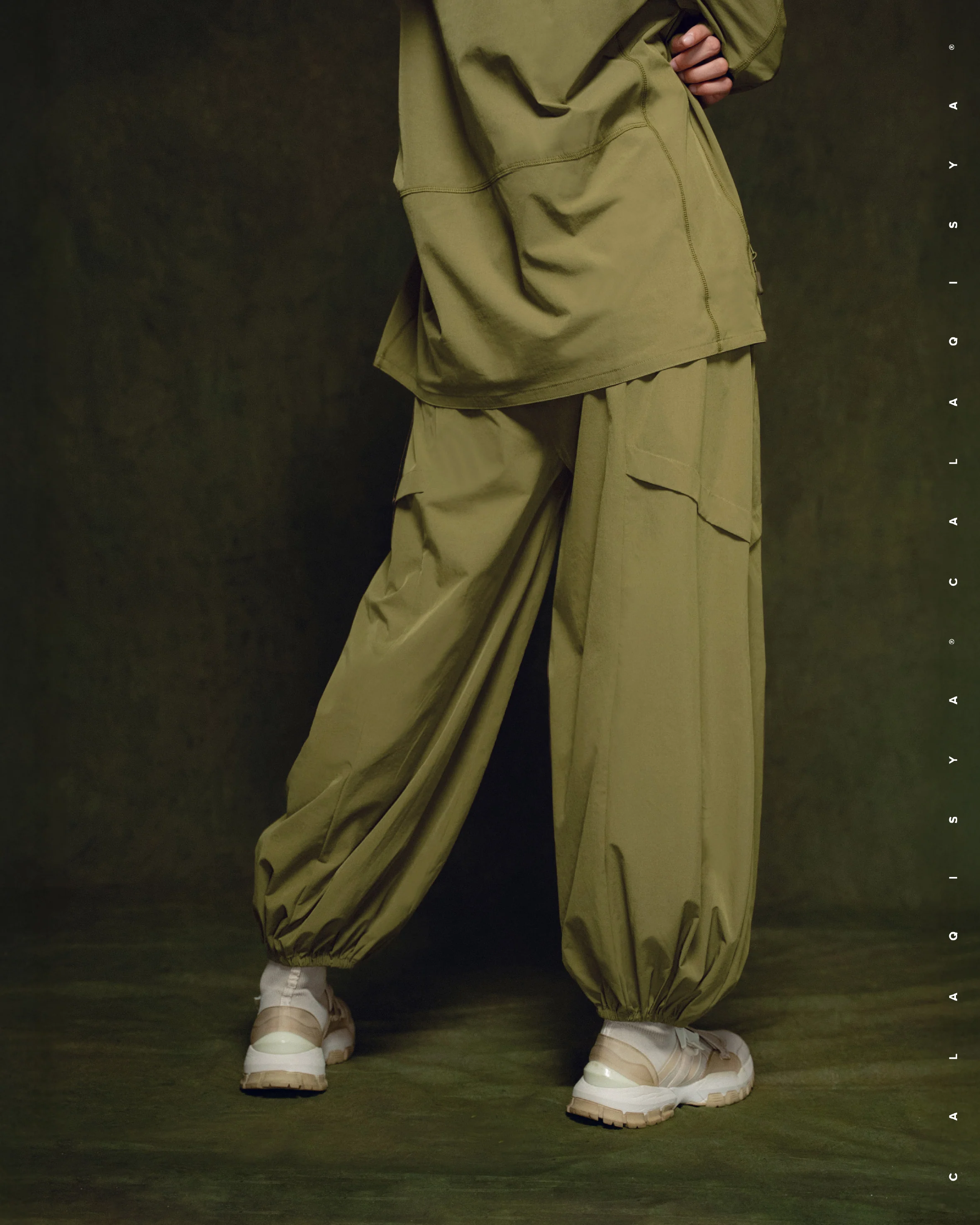 CQ GO : DEUCE PANTS 2.0 IN GREEN MOSS - Image 3