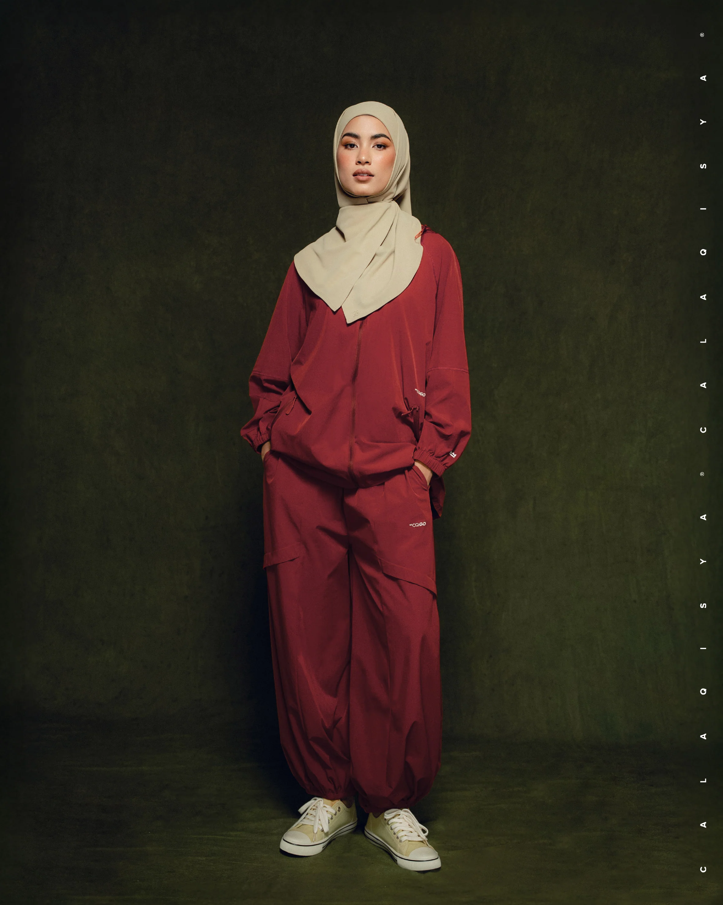 CQ GO : DEUCE PANTS 2.0 IN RED DAHLIA - Image 3
