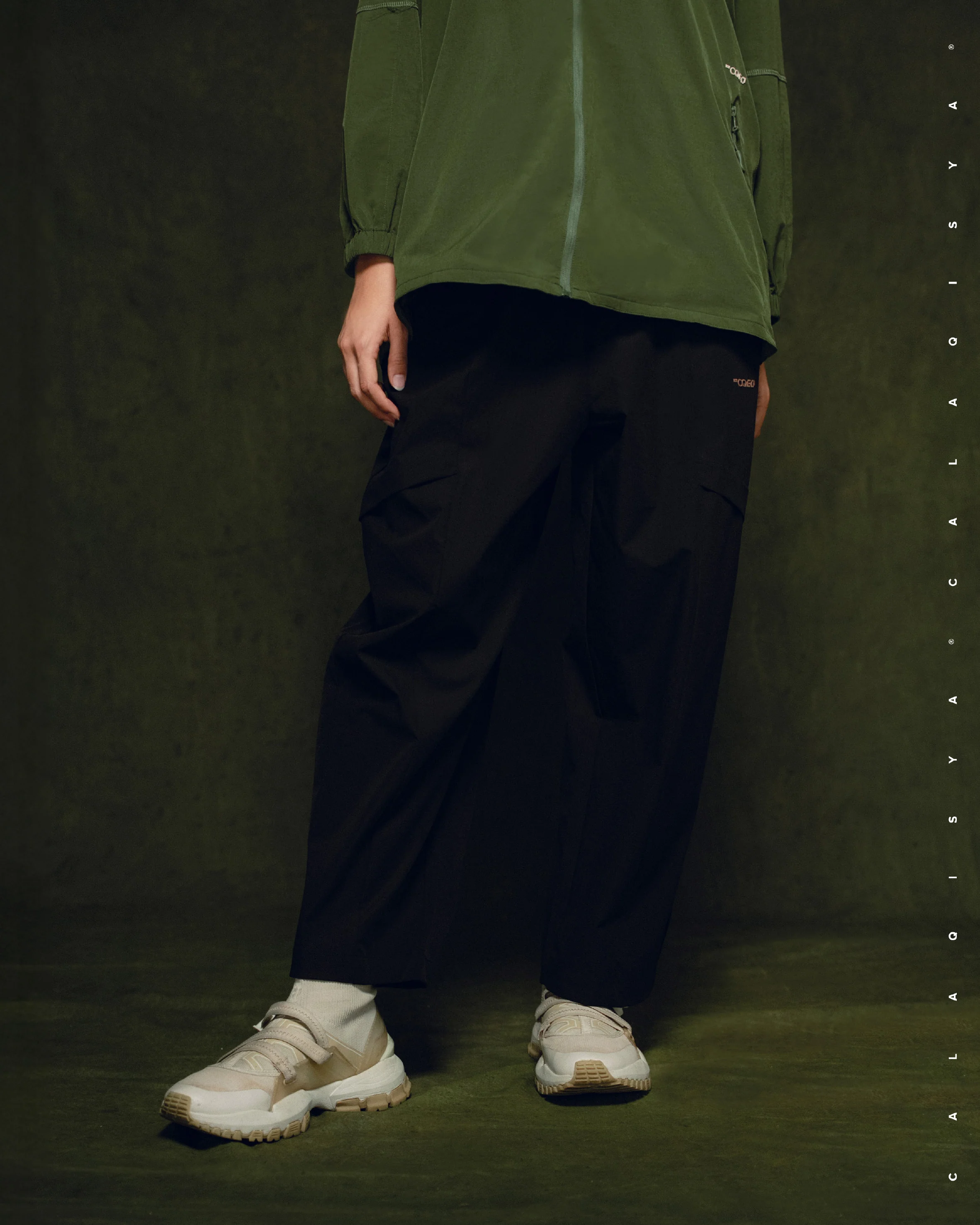 CQ GO WALK TAPERED PANTS IN BLACK