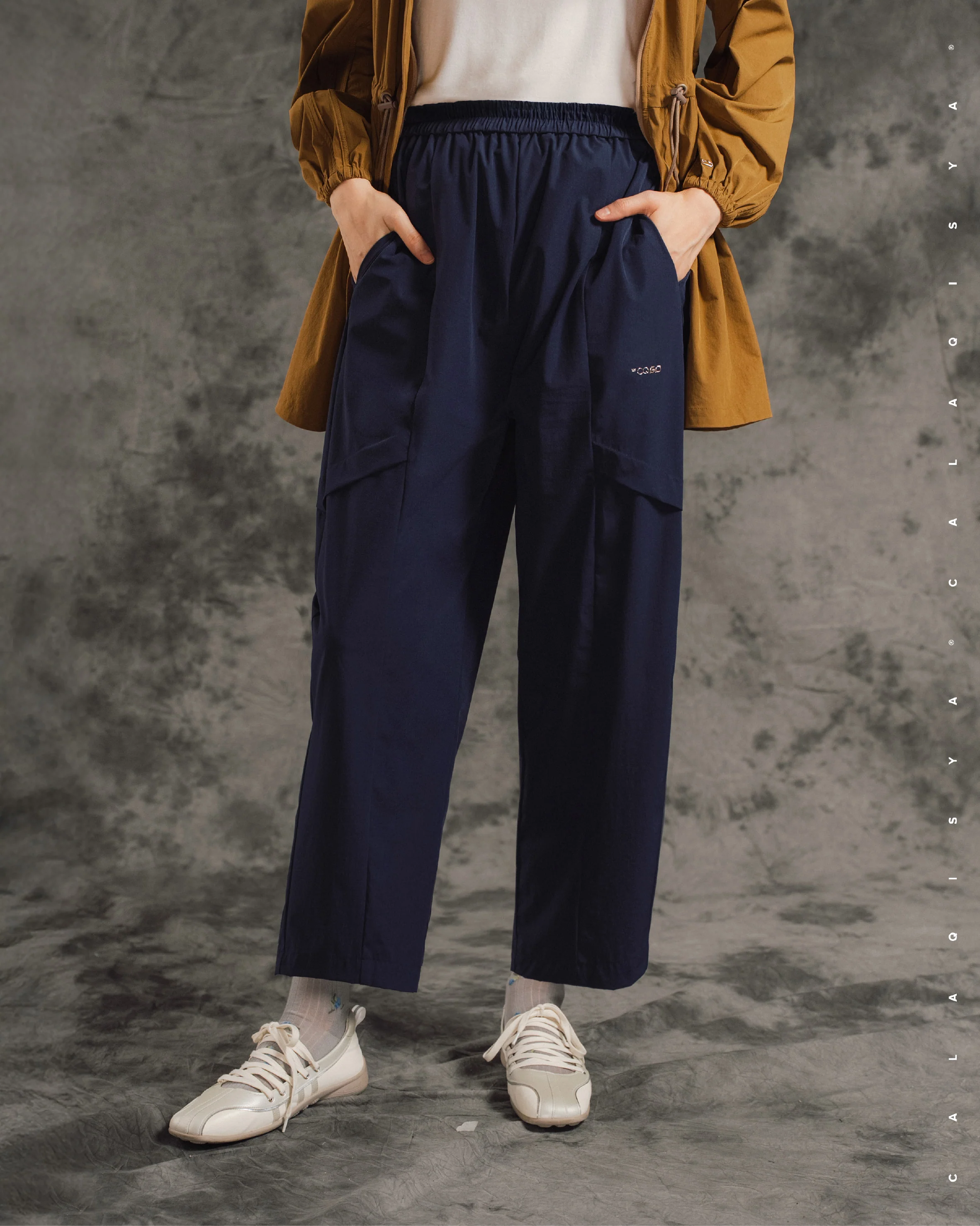 CQ GO : WALK TAPERED PANTS IN EVENING BLUE