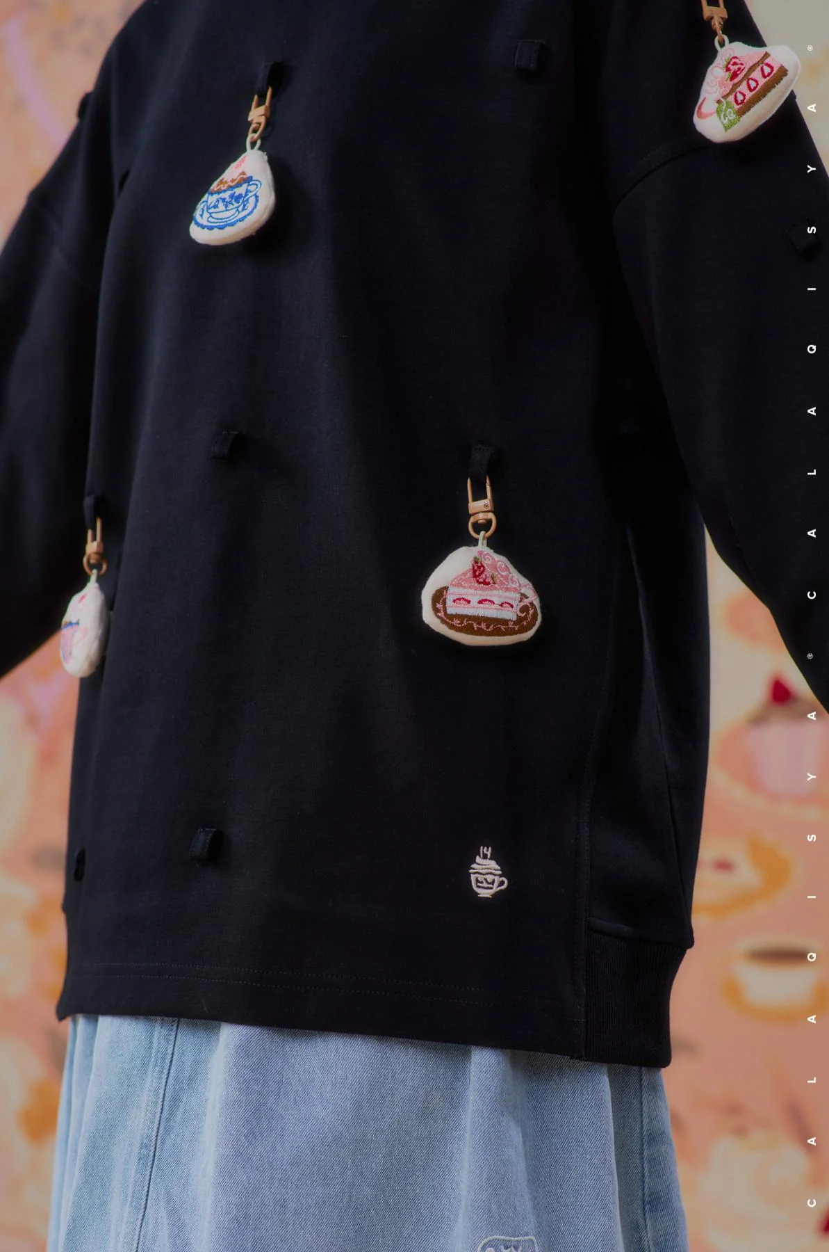 CQ TURN 14 DDAY SWEATSHIRT IN BLACK - Image 3