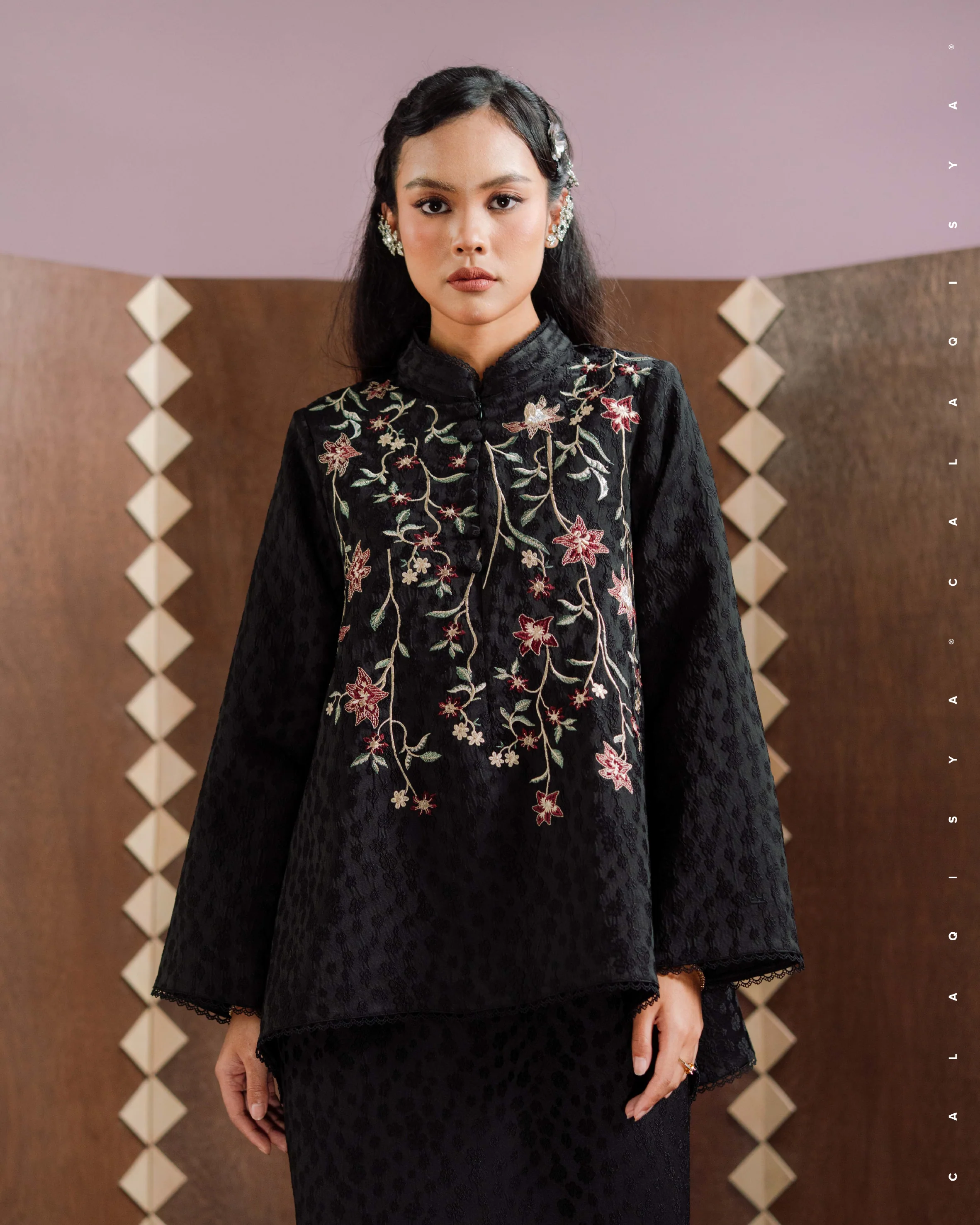 AMARI IN BLACK - Image 2