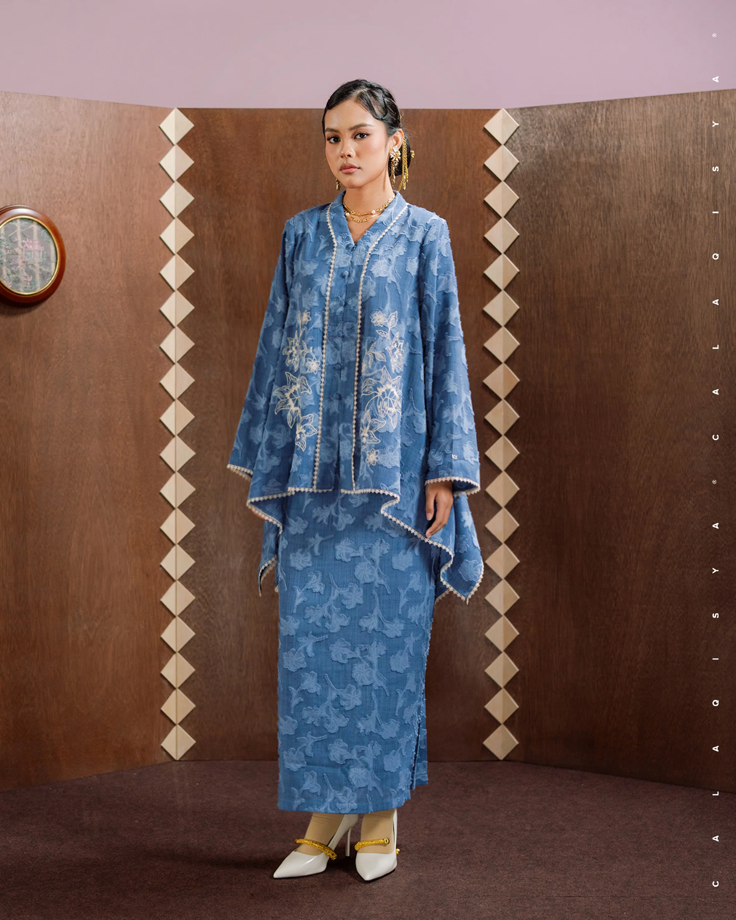 DIAN IN ORIENT BLUE