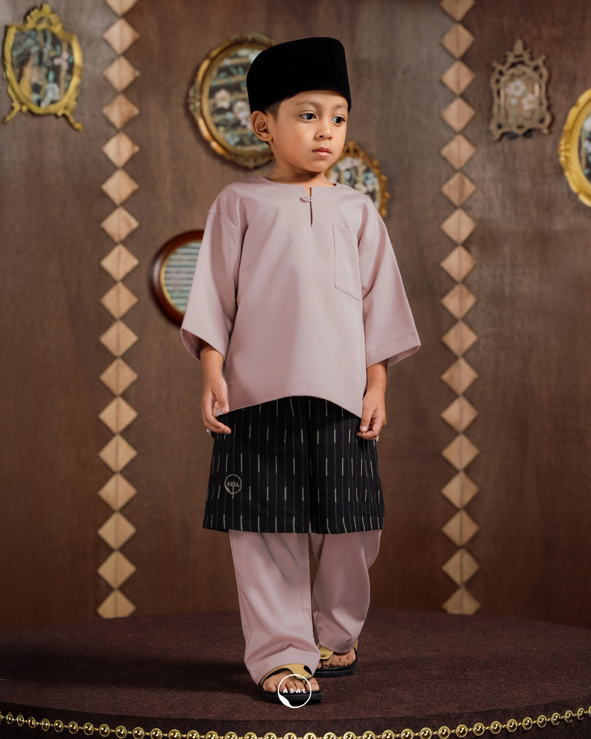 HAKAN STRIPE KIDS (SAMPING) IN BLACK - Image 4