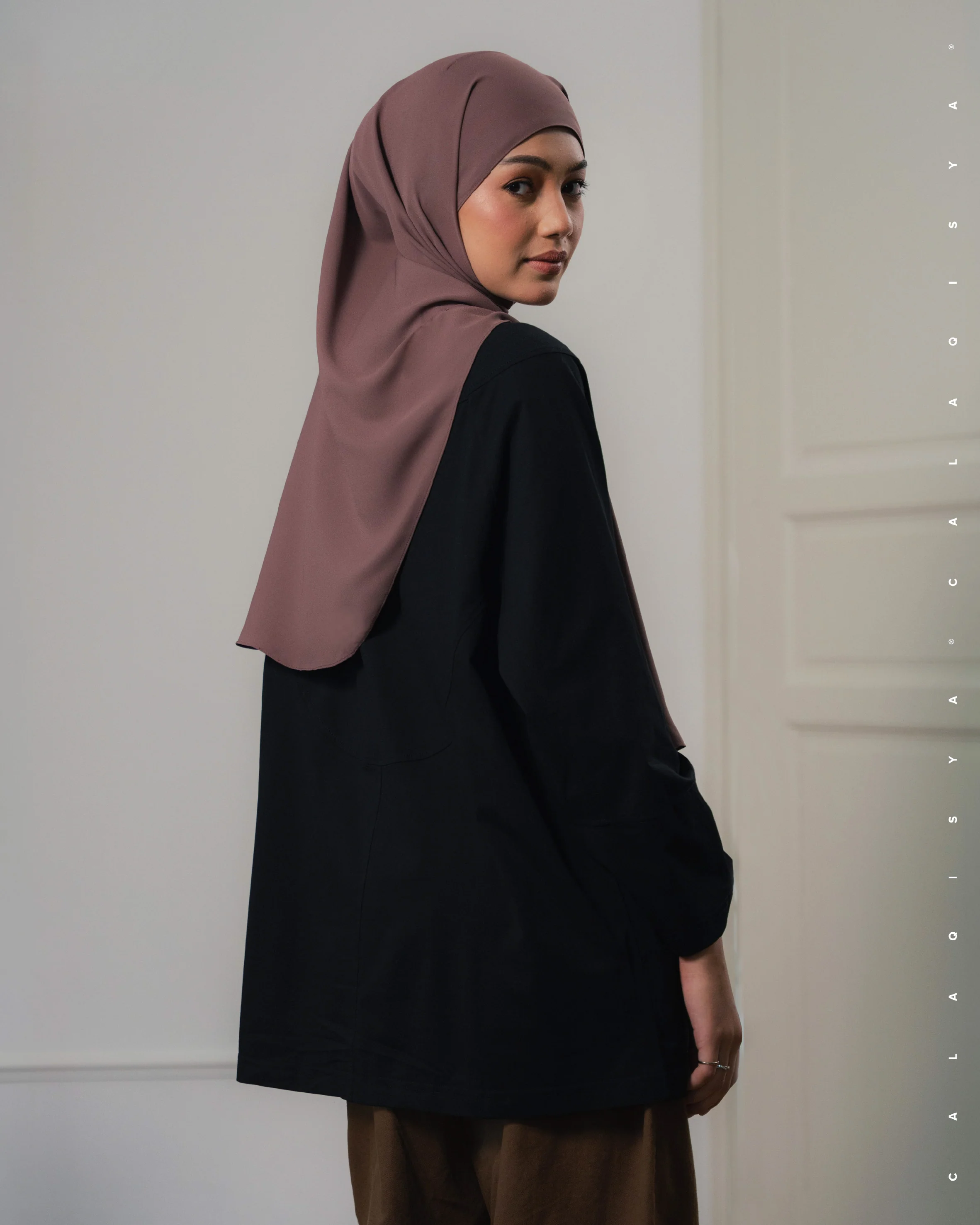CROSSLINE FLEX TOP IN BLACK - Image 4