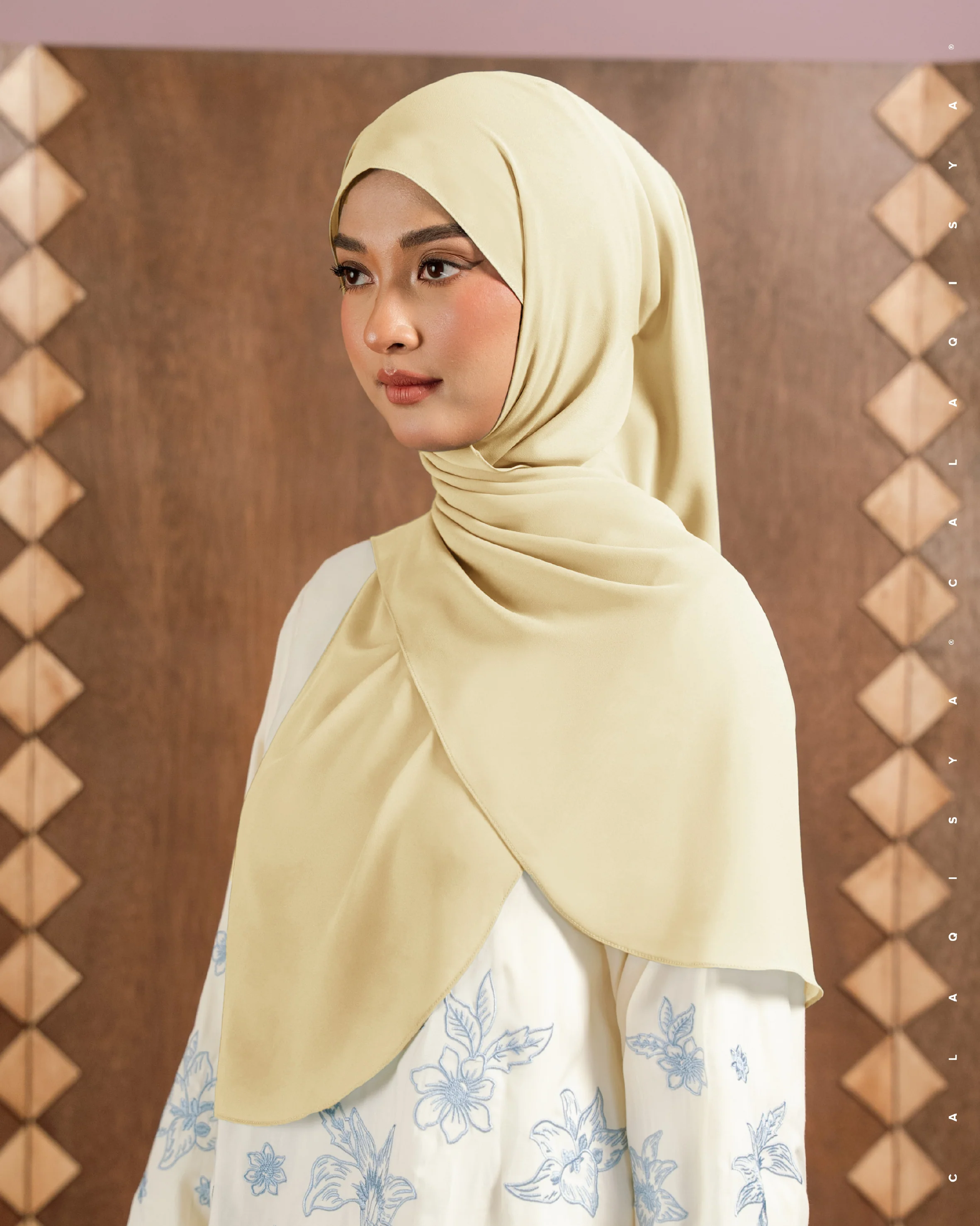 DANIAH CURVE UNDERCHIN IN ANISE FLOWER