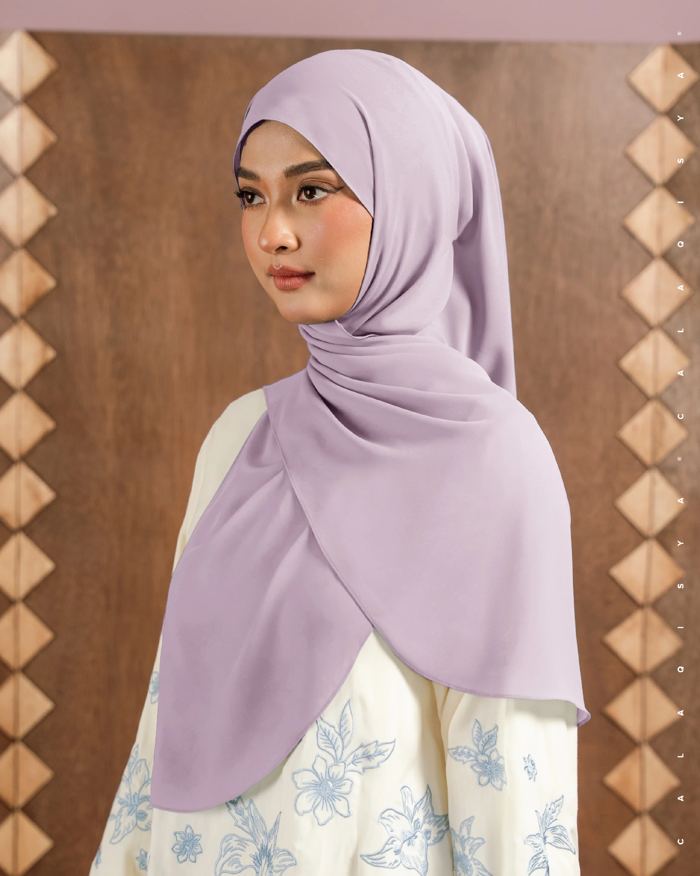 DANIAH CURVE UNDERCHIN IN FRAGRANT LILAC