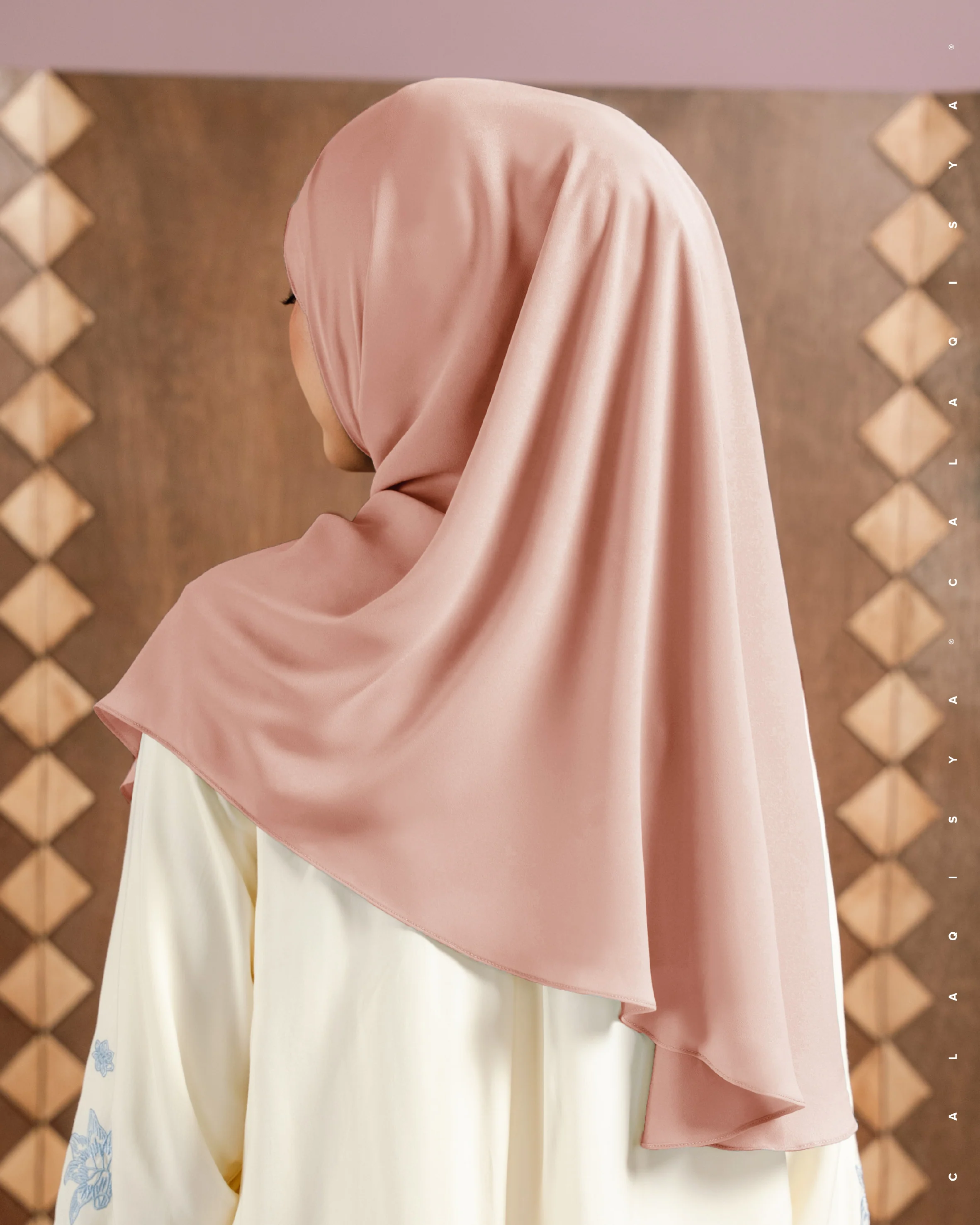 DANIAH CURVE UNDERCHIN IN PEARL BLUSH - Image 2