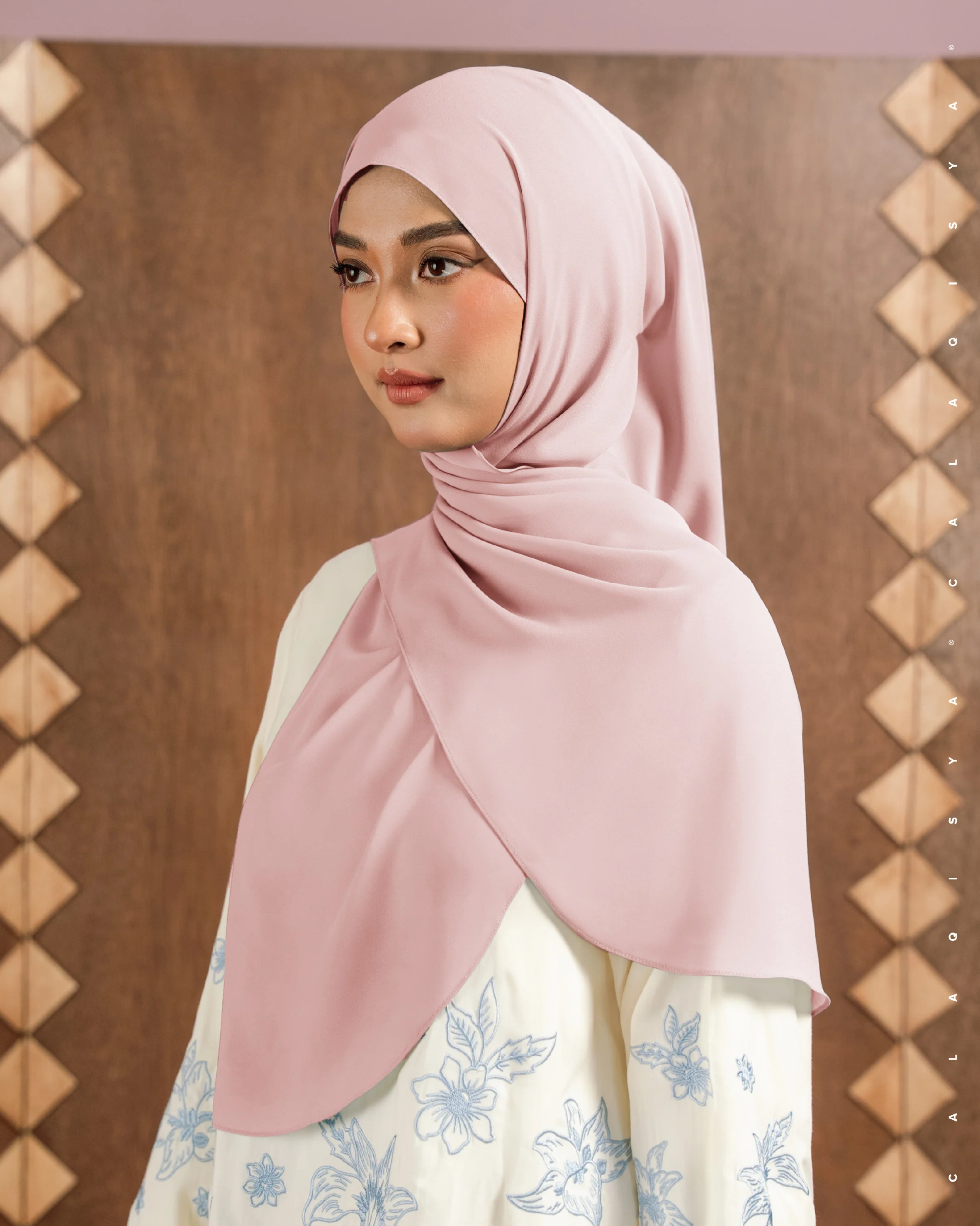 DANIAH CURVE UNDERCHIN IN ROSE BISQUE