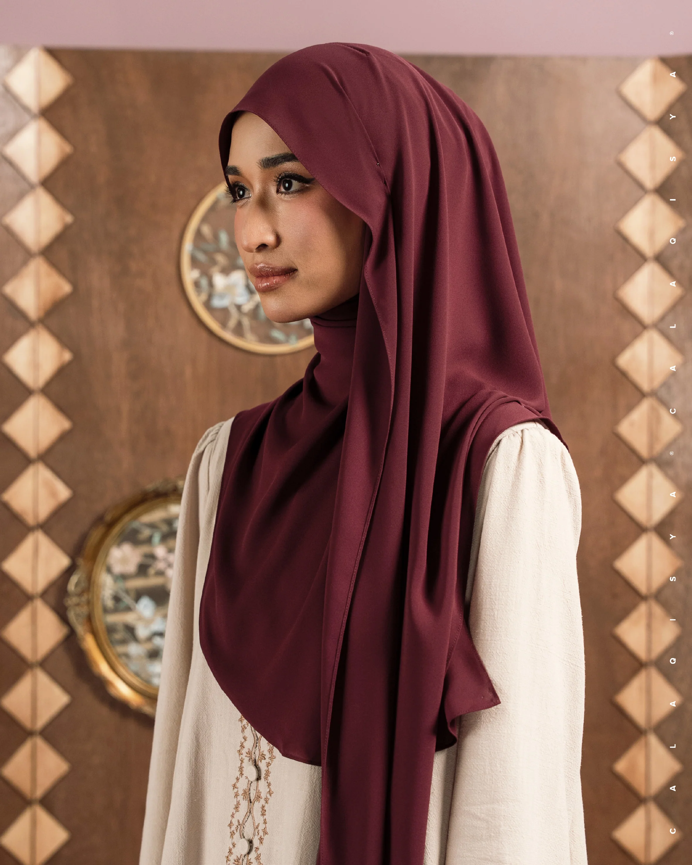 DANIAH CURVE UNDERCHIN IN TAWNY PORT