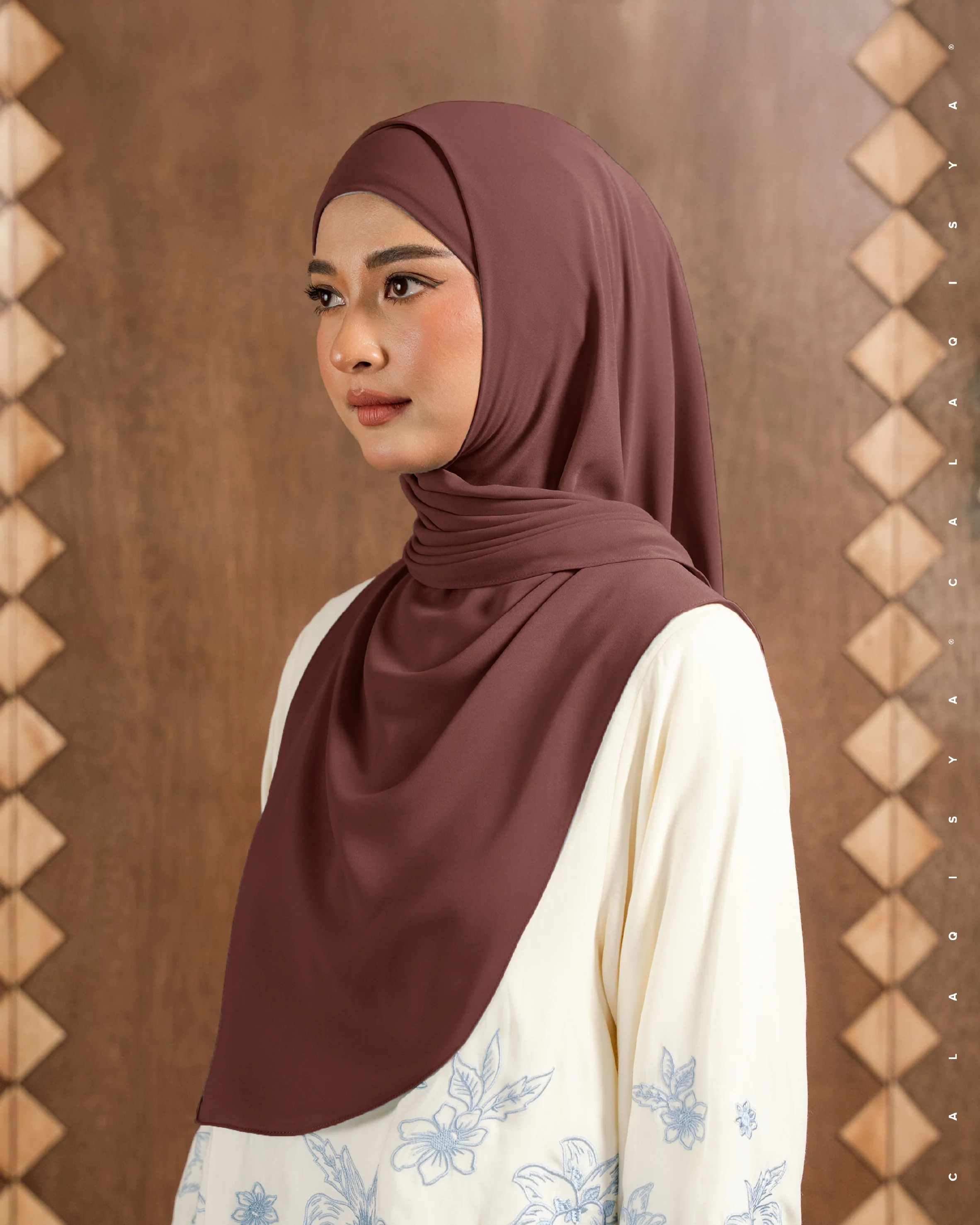 DANIAH TIE BACK UNDERCHIN IN PORT