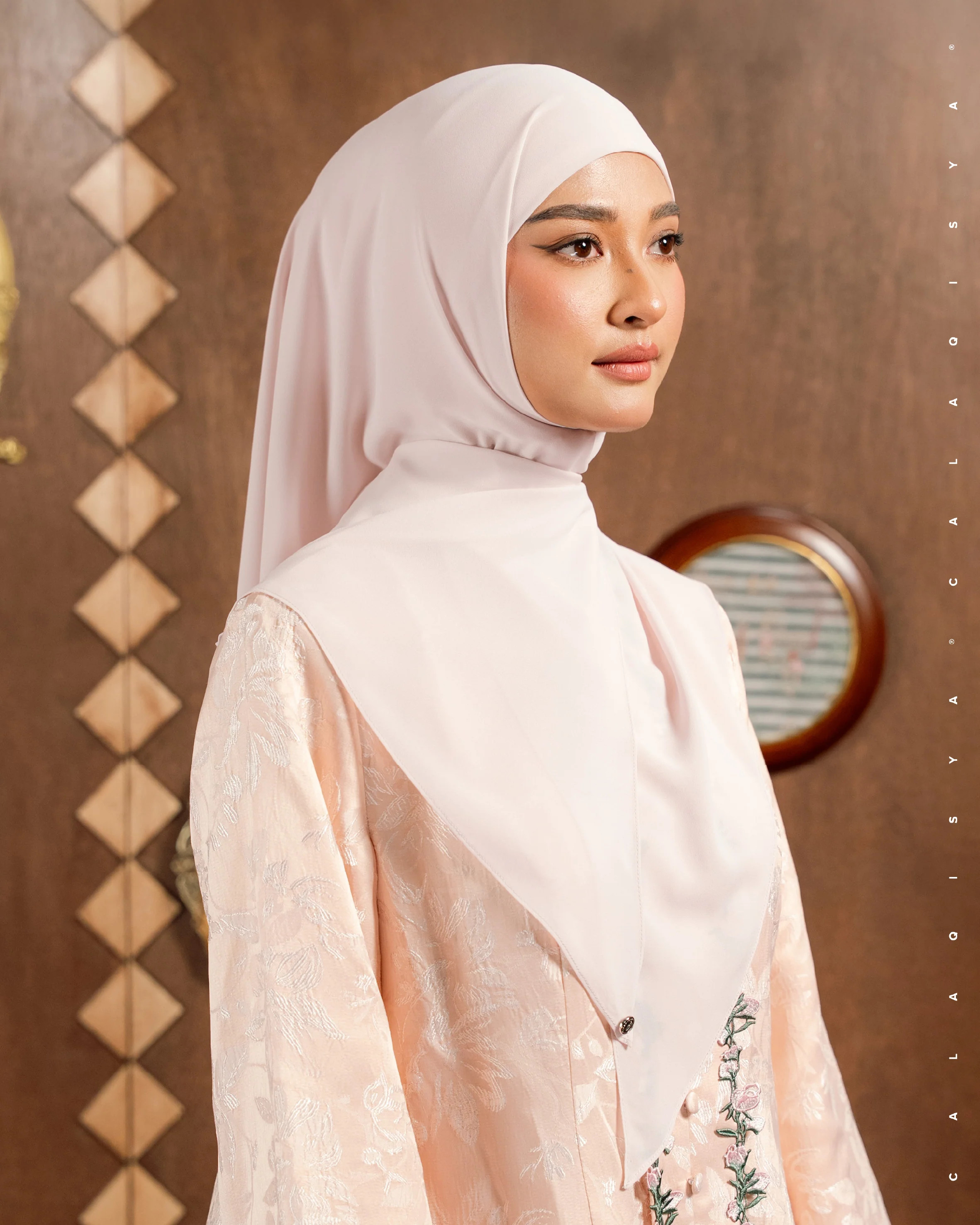 DANIAH TIE BACK UNDERCHIN (TRIANGLE) IN BRIDAL BLUSH