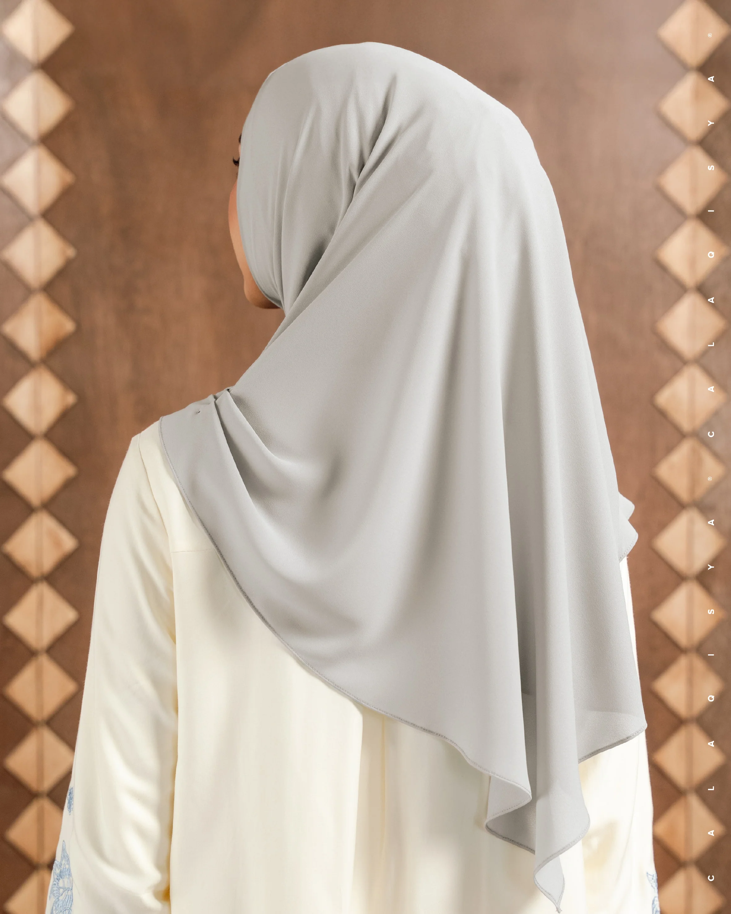 DANIAH TIE BACK UNDERCHIN (TRIANGLE) IN MOONSTRUCK - Image 2