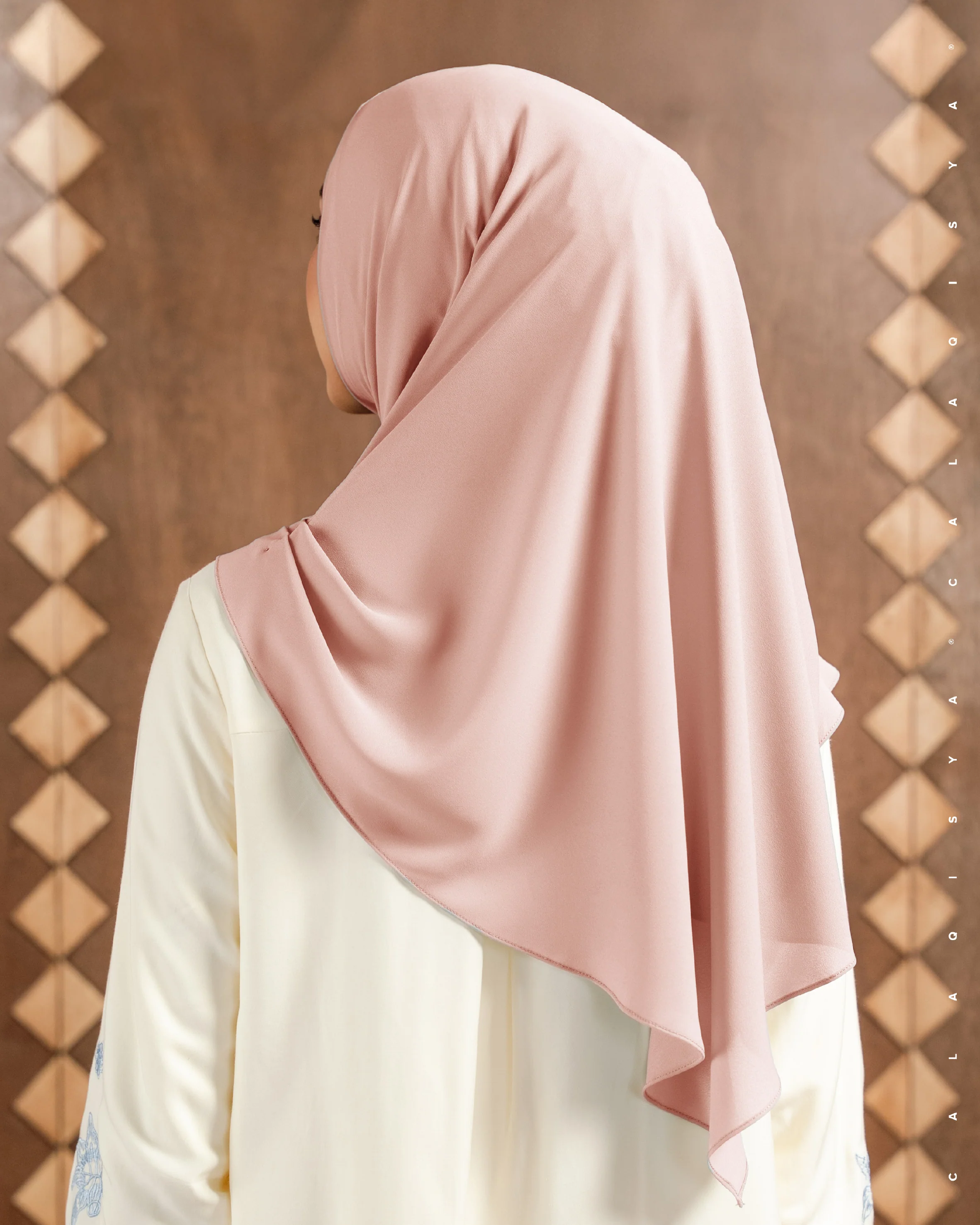DANIAH TIE BACK UNDERCHIN (TRIANGLE) IN PEARL BLUSH - Image 2
