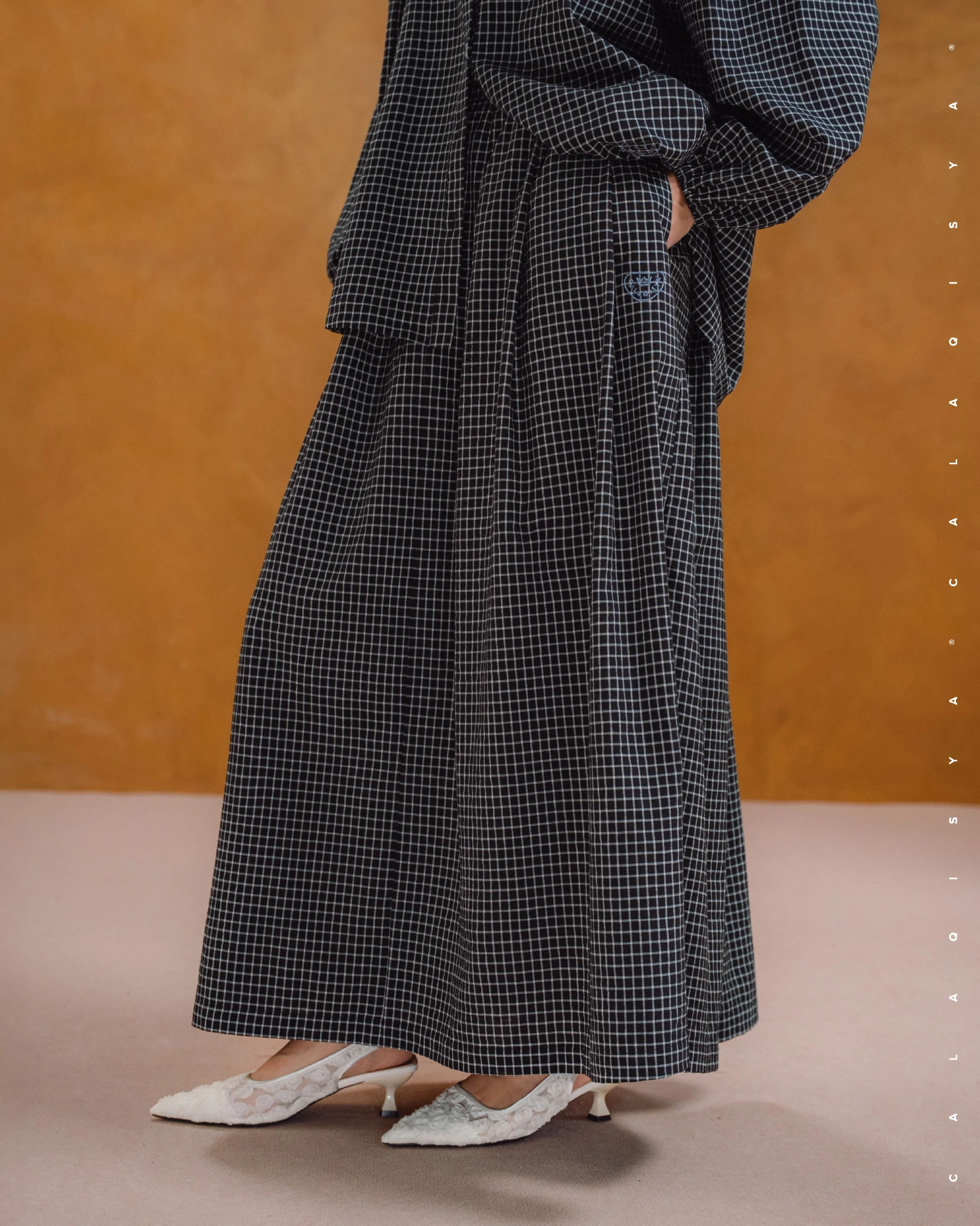DARLA CHECKERED SKIRT IN BLACK - Image 3