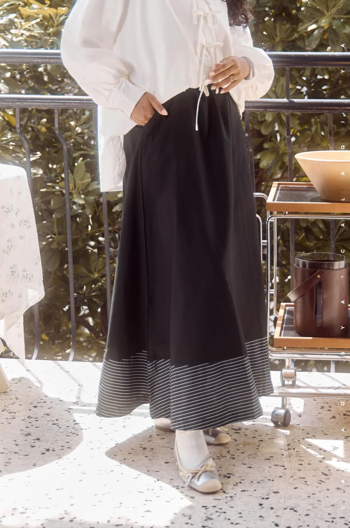HELLO BOW: ELOISE SKIRT IN BLACK - Image 3