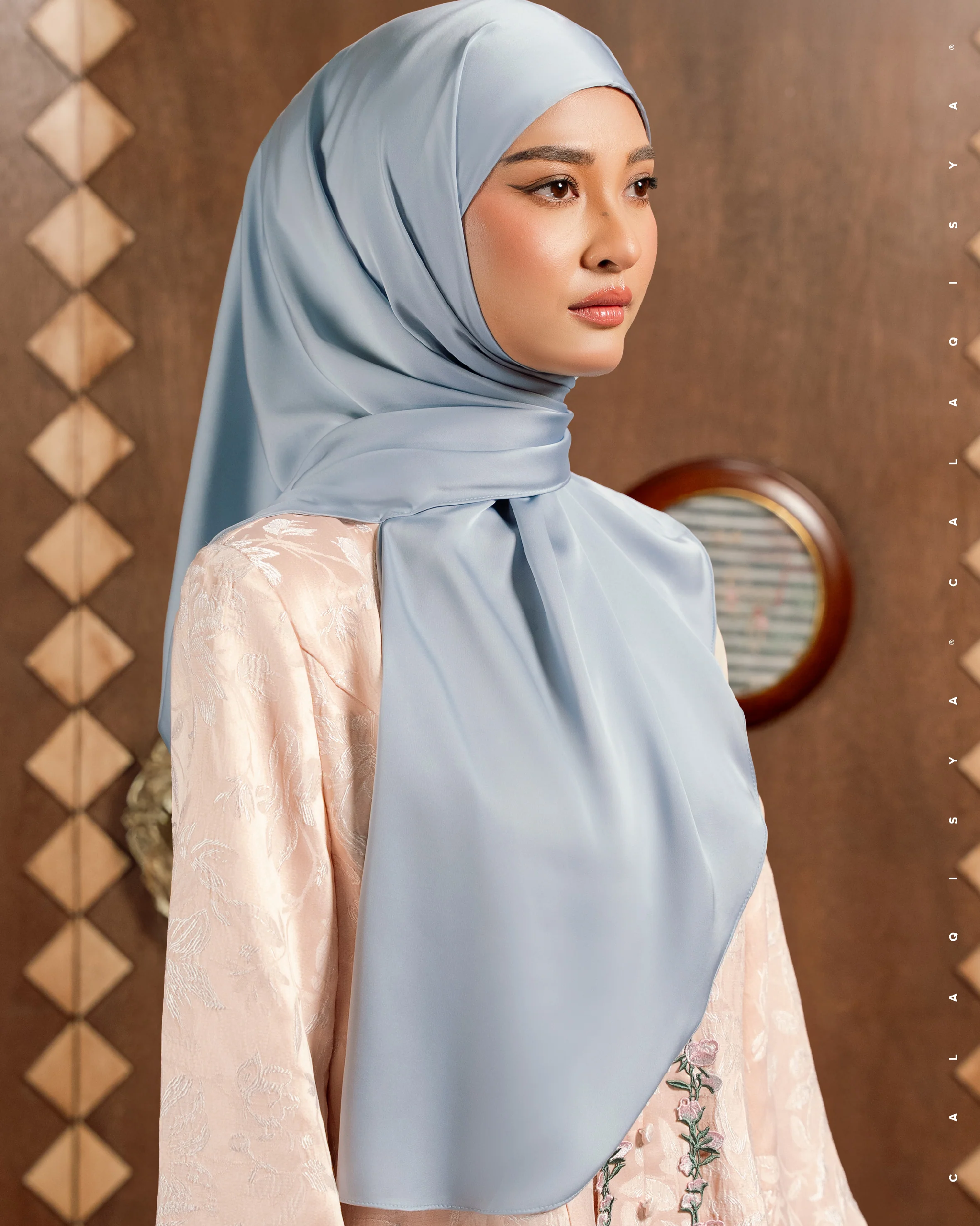 IOWA TIE BACK UNDERCHIN IN BALLAD BLUE