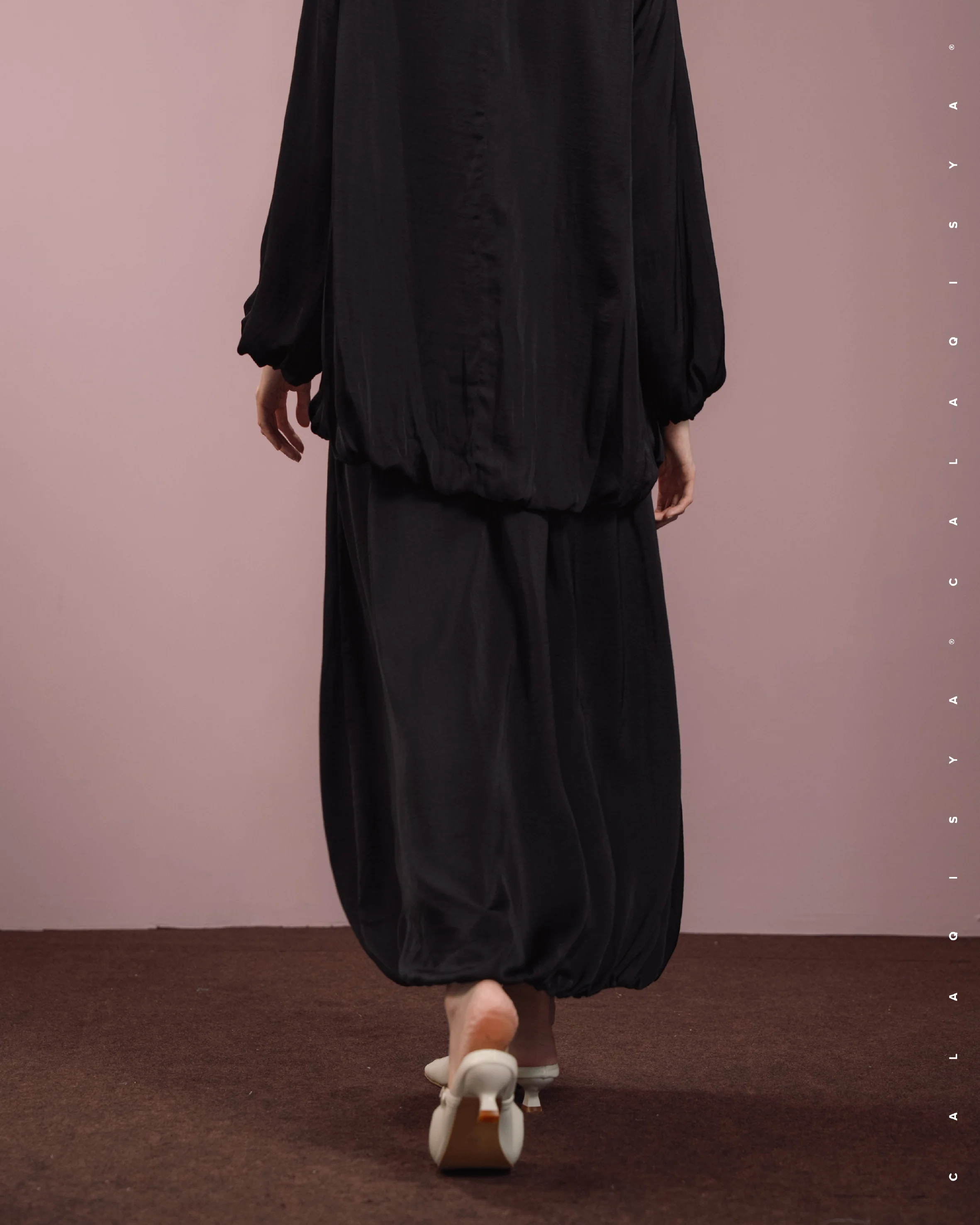 LAUREL DRAPED SKIRT IN BLACK - Image 3