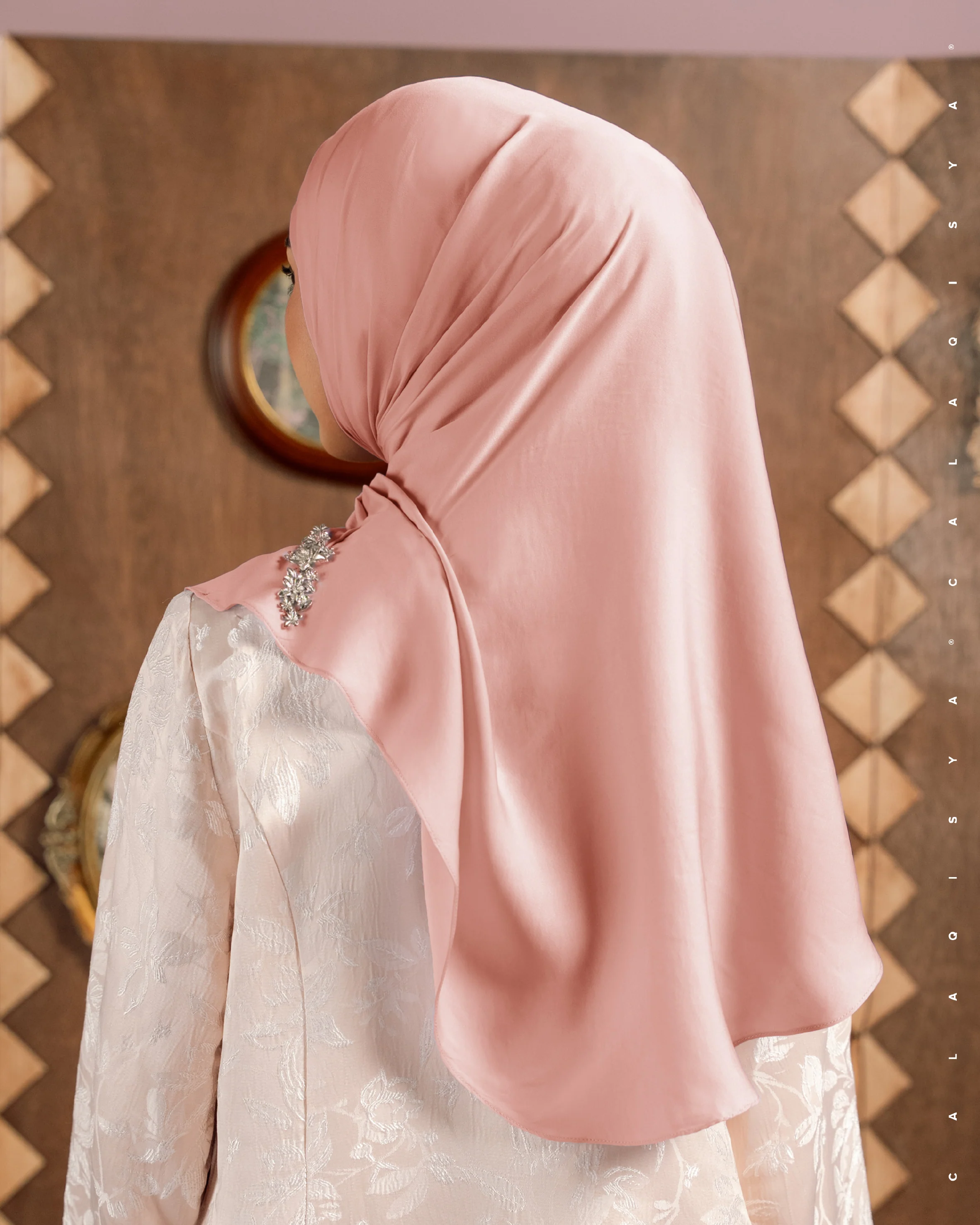 LAUREL TIE BACK UNDERCHIN IN PEACH MELBA - Image 2