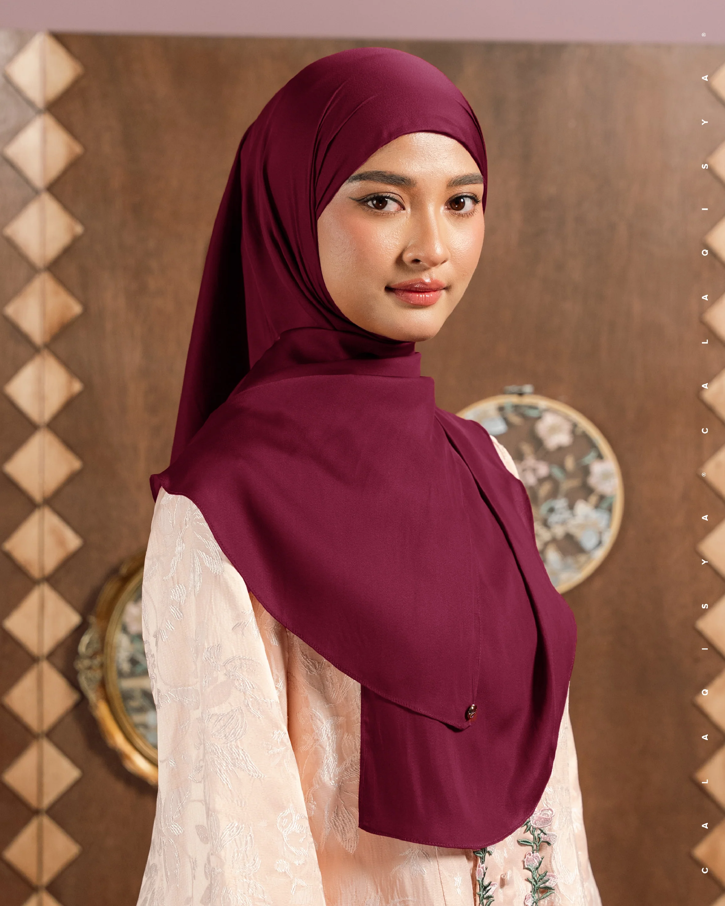 LAUREL TIE BACK UNDERCHIN IN RUMBA RED