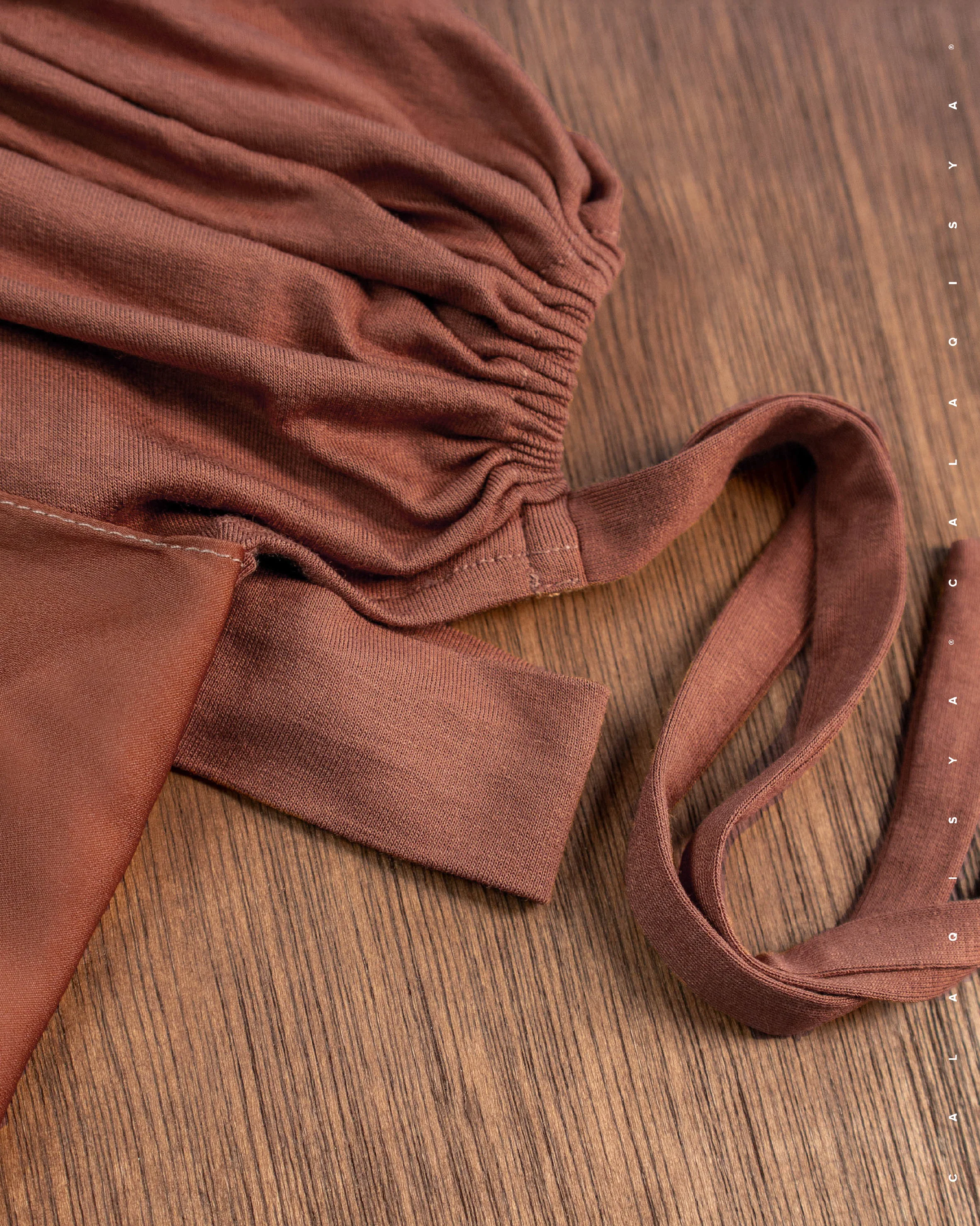 LAUREL TIE BACK UNDERCHIN IN CHUTNEY - Image 3
