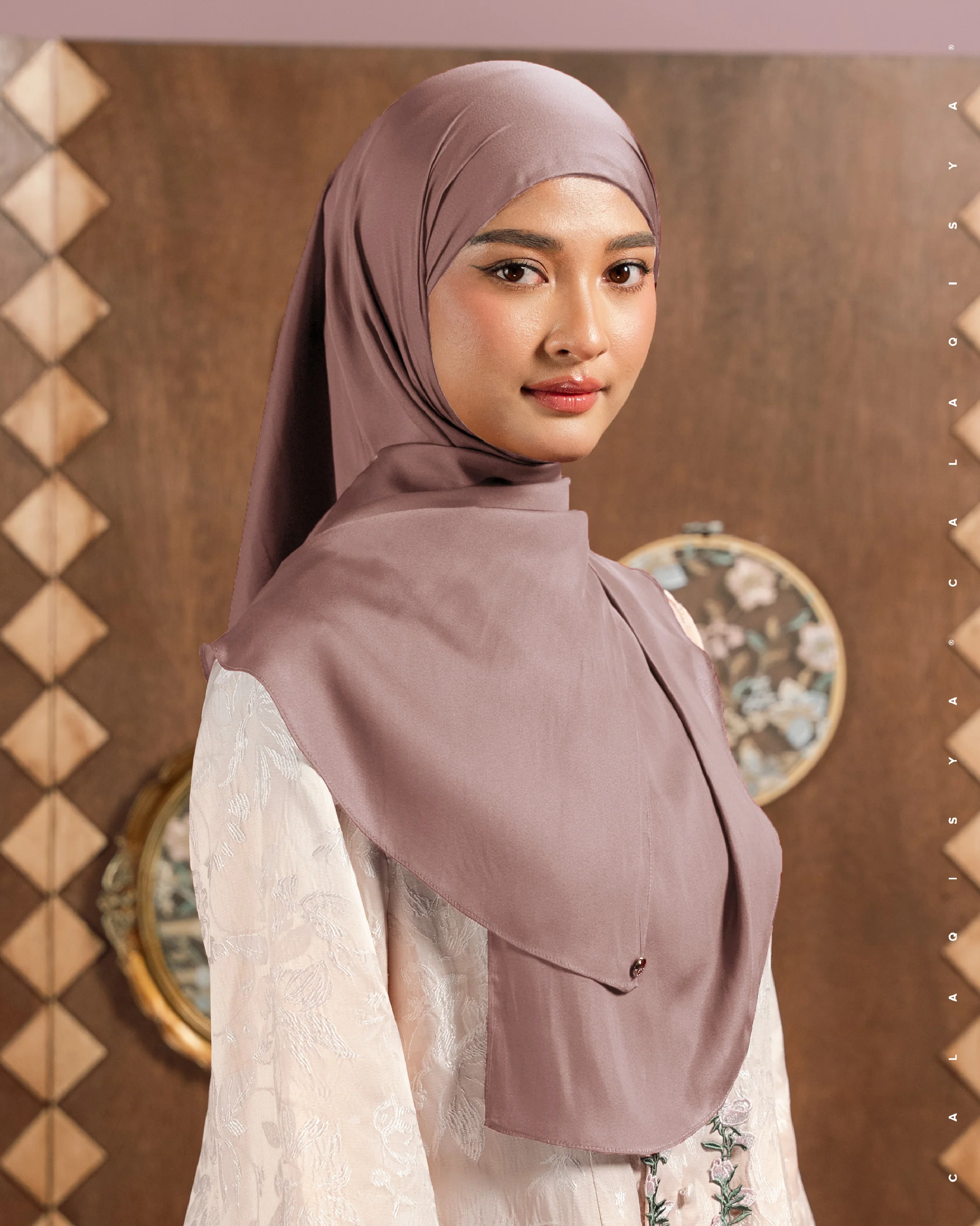 LAUREL TIE BACK UNDERCHIN IN TWILIGHT MAUVE
