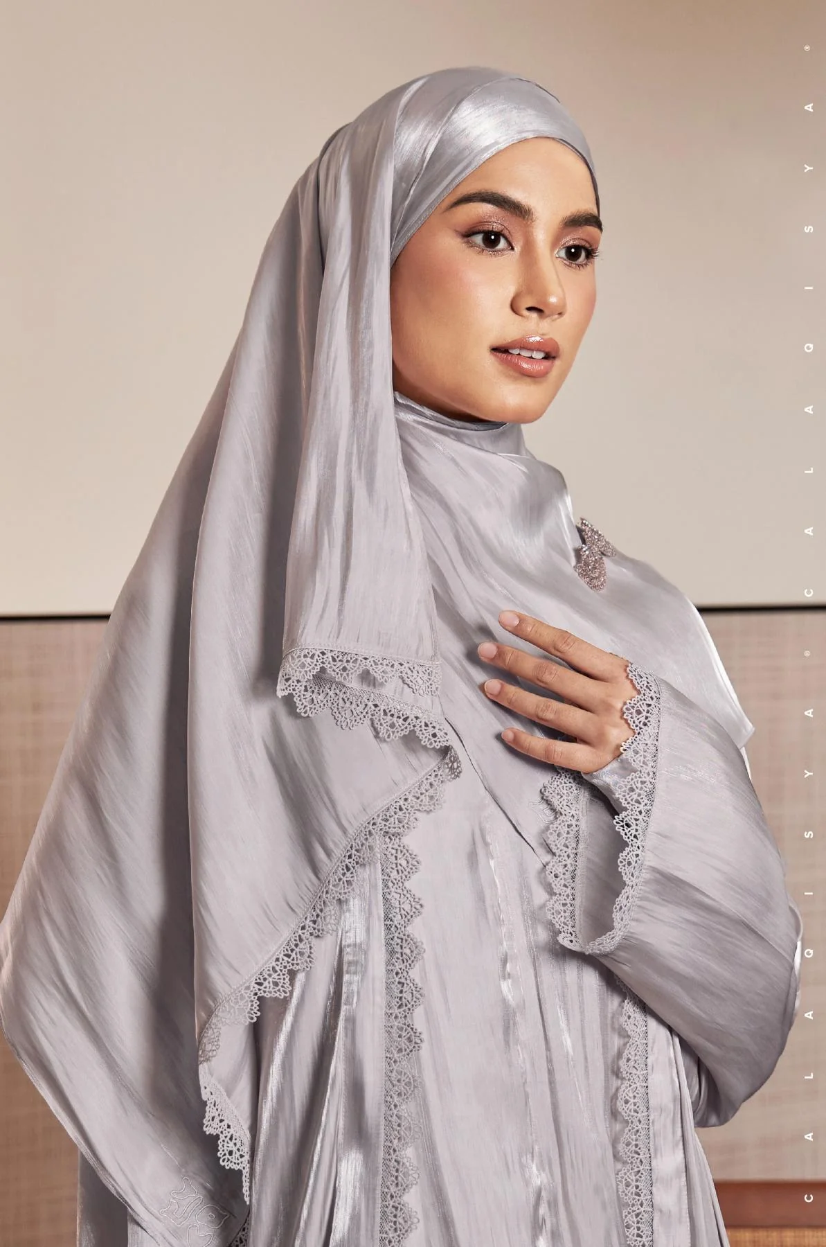 MALIKHA SHAWL IN NIMBUS CLOUD