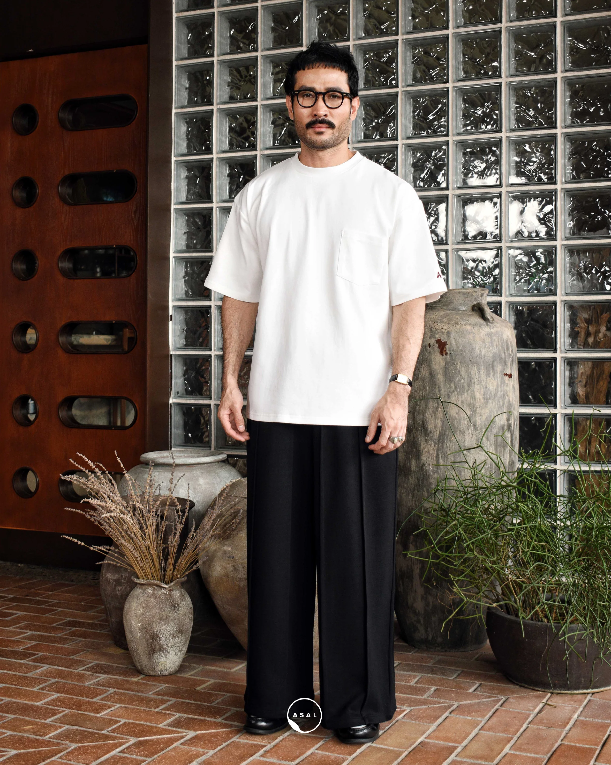 MINO PINTUCK PANTS IN BLACK - Image 4