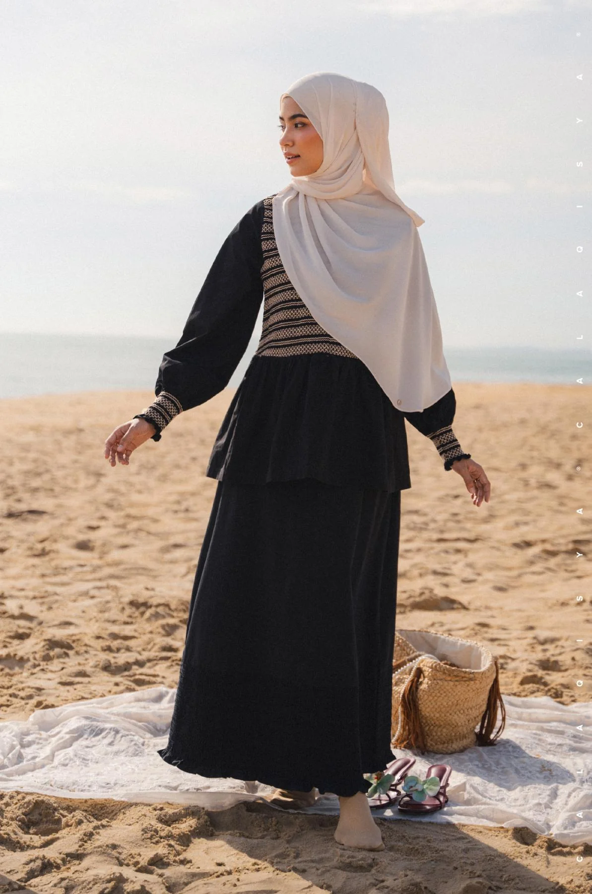 RESORT: RUI SKIRT IN BLACK - Image 3