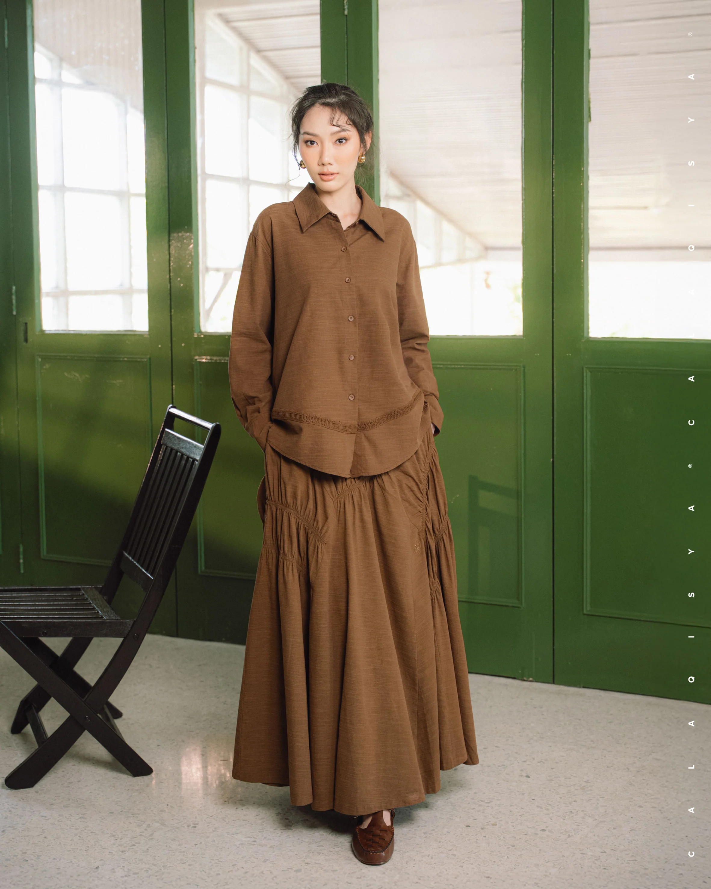 RESORT : RUYA GATHERED SKIRT 2.0 IN TIRAMISU - Image 2