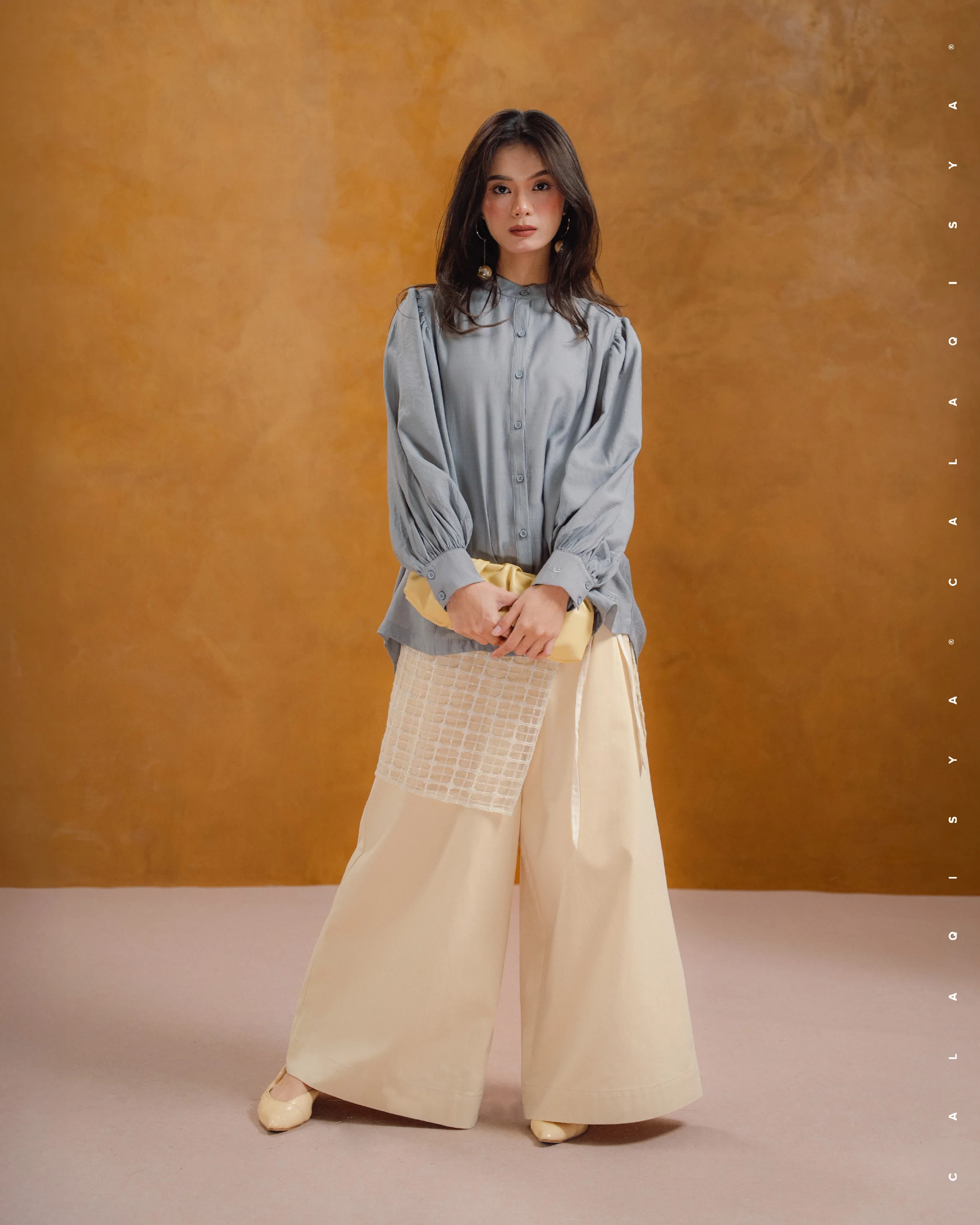 SORA FLARE PANTS IN SHORTBREAD - Image 2