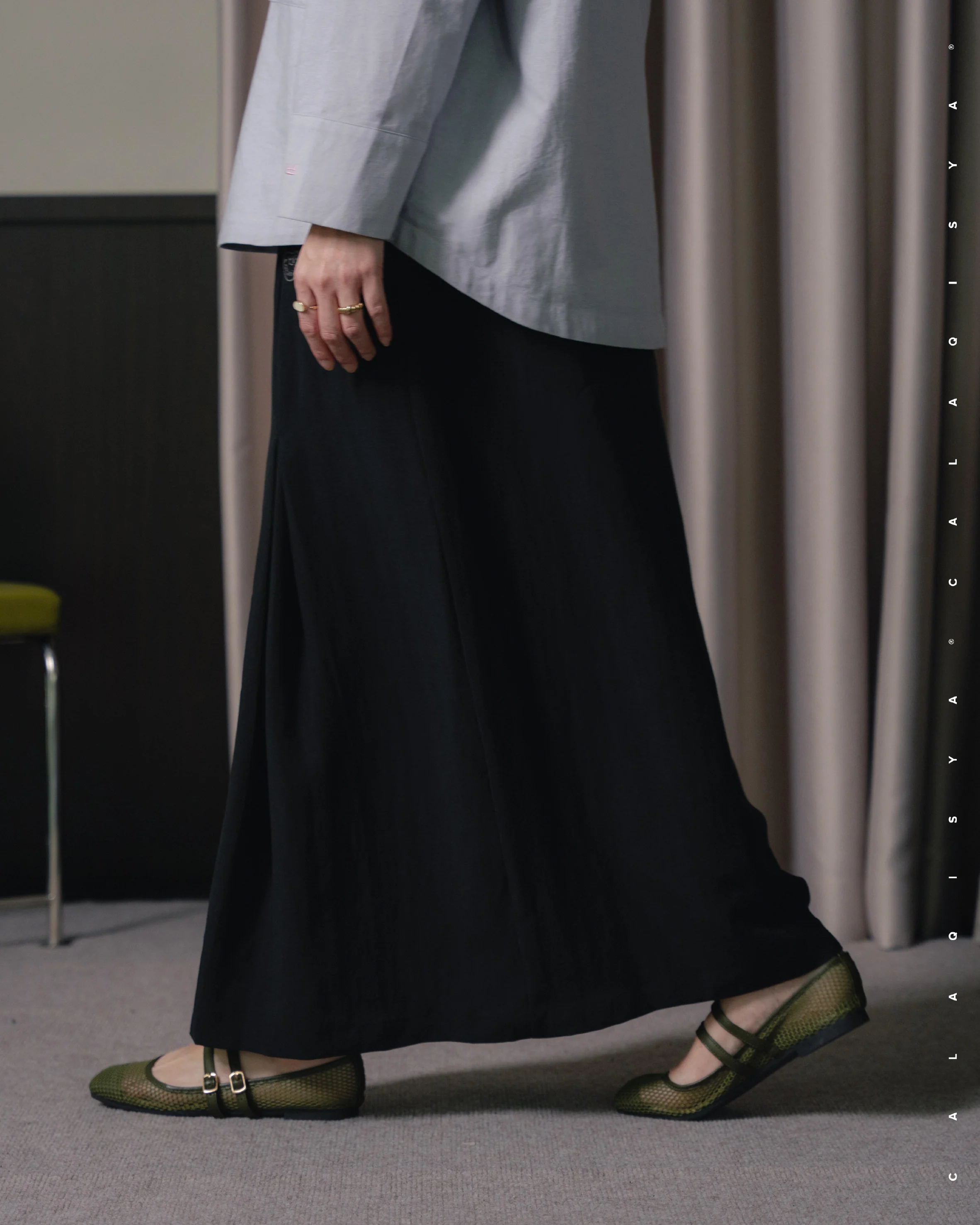 WRITER SKIRT IN BLACK - Image 4